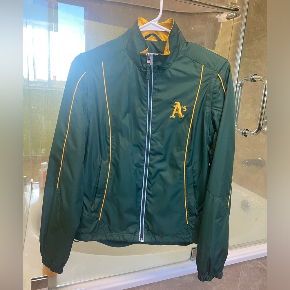S Women’s Green Oakland A’s Windbreaker Jacket